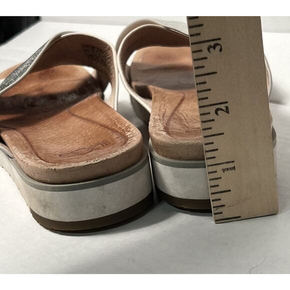 UGG Australia Women’s Size 6‎ Sandals KARI Metallic Silver Slide 1017908 - Picture 8 of 10